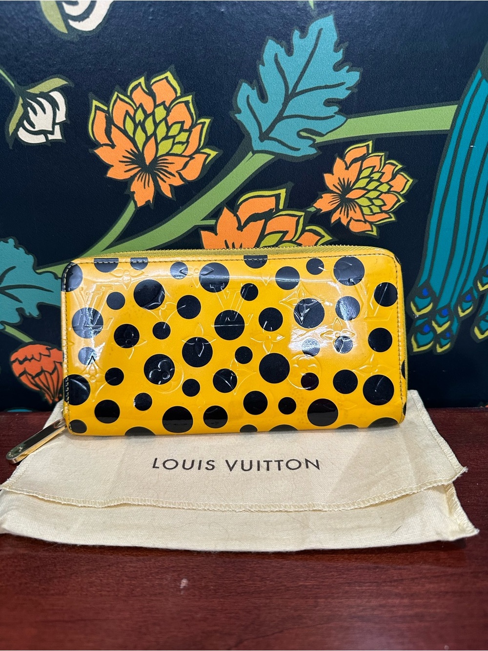 Louis Vuitton x Yayoi Kusama Dots Infinity Vernis Zippy Wallet 2012 - Picture 2 of 12